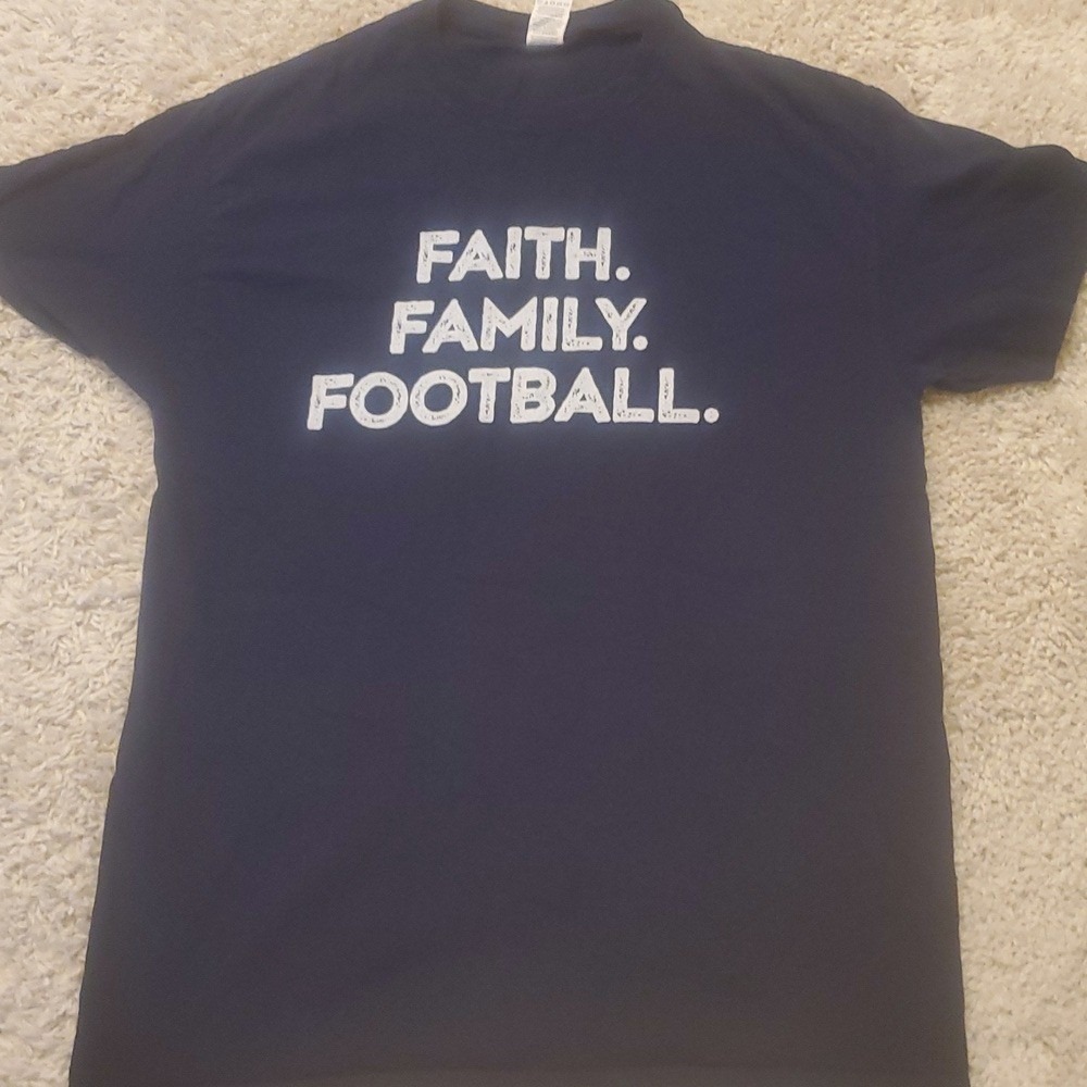 Faith Family Football Navy Blue Graphic T-Shirt Mens‎ Size Medium
